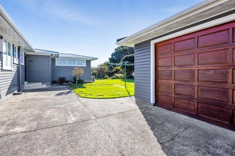 Photo of property in 5 Domett Street, Opunake, 4616