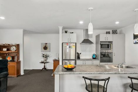 Photo of property in 16 Weka Place, Picton, 7220