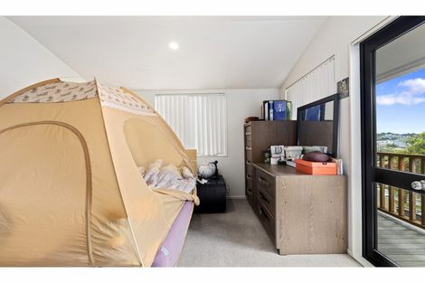 Photo of property in 1/7 Pannill Place, Oteha, Auckland, 0632