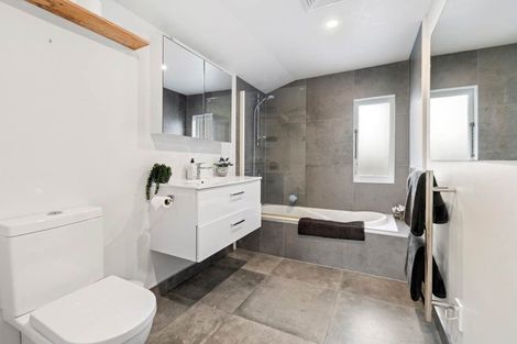 Photo of property in 190 Great South Road, Drury, 2113