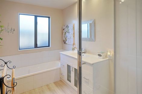 Photo of property in 2 The Stables, Woodend, 7610