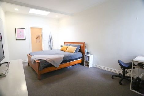 Photo of property in 2/326 Oriental Parade, Oriental Bay, Wellington, 6011