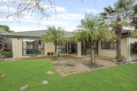 Photo of property in 12 Moycullien Lane, East Tamaki Heights, Auckland, 2016