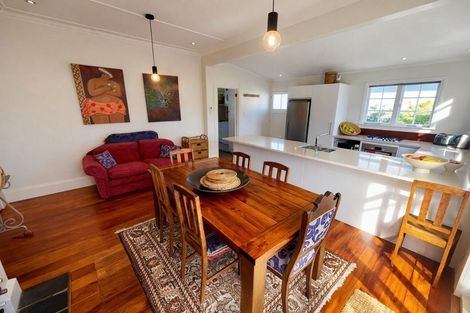 Photo of property in 2/21 Cowper Street, Devonport, Auckland, 0624