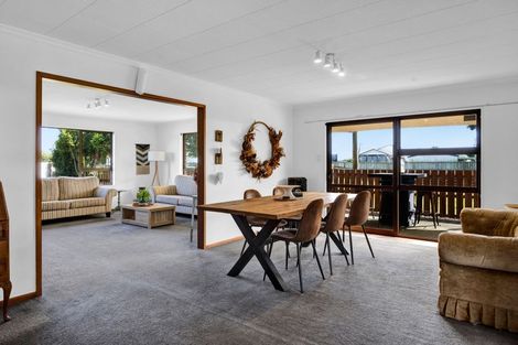 Photo of property in 38 Ketemarae Road, Normanby, Hawera, 4675