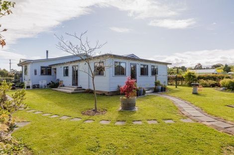 Photo of property in 100 Cole Street, Dannevirke, 4930