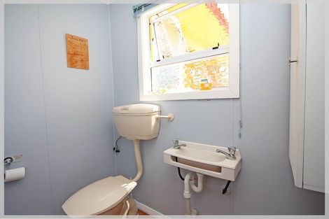 Photo of property in 9 Dewe Terrace, Foxton Beach, Foxton, 4815