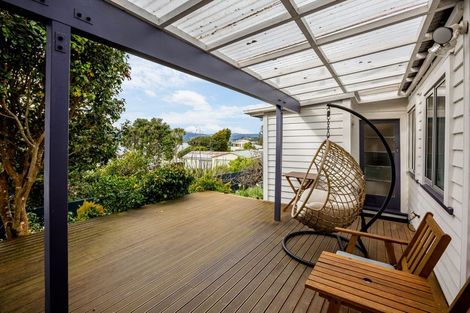 Photo of property in 61 Bayview Road, Paremata, Porirua, 5024