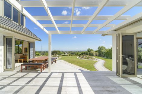 Photo of property in 27 The Strand, Fitzherbert, Palmerston North, 4410