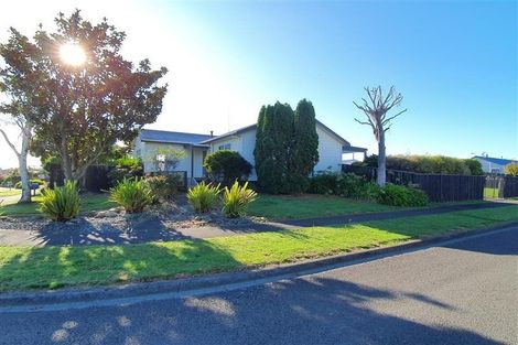 Photo of property in 1 Willowstream Grove, Cloverlea, Palmerston North, 4412