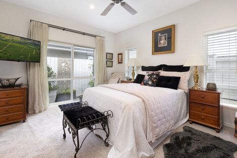 Photo of property in 33 Cassinia Close, Papamoa Beach, Papamoa, 3118