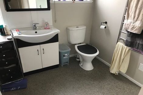 Photo of property in 28 Matenga Street, Waikanae, 5036