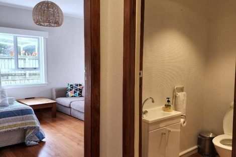 Photo of property in 8 Henui Street, Strandon, New Plymouth, 4312