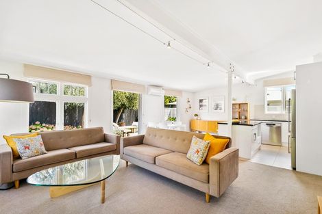 Photo of property in 20a Matipo Road, Te Atatu Peninsula, Auckland, 0610