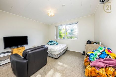 Photo of property in 42 Mack Place, Red Hill, Papakura, 2110