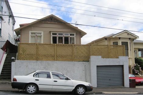 Photo of property in 42 Porritt Avenue, Mount Victoria, Wellington, 6011