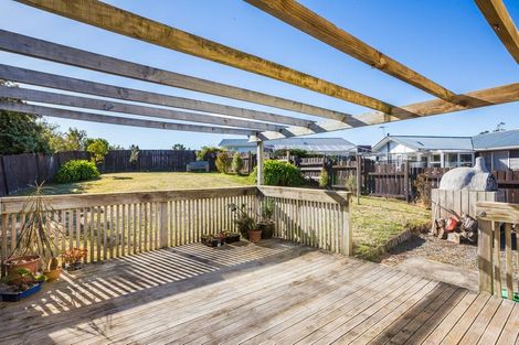Photo of property in 4 Gaff Place, Whitby, Porirua, 5024