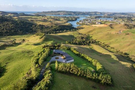 Photo of property in 215b Benseman Road, Raglan, 3296