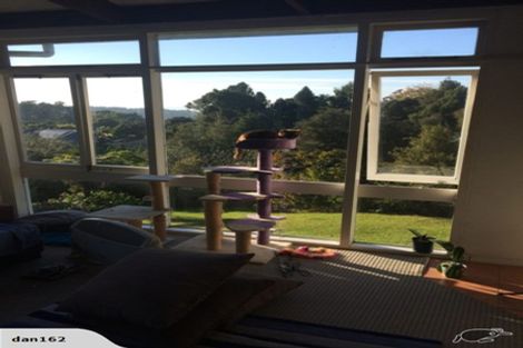 Photo of property in 21 Rauhuia Crescent, Parau, Auckland, 0604