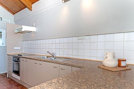 Photo of property in 28 De Lautour Road, Inner Kaiti, Gisborne, 4010