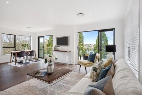 Photo of property in 1/27 Waitemata Road, Hauraki, Auckland, 0622