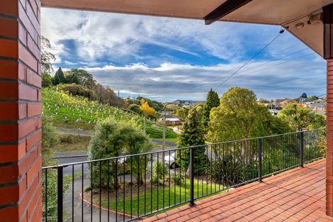 Photo of property in 19 Centennial Avenue, Helensburgh, Dunedin, 9010