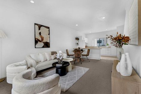 Photo of property in 12 Vitex Lane, Henderson, Auckland, 0612