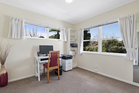 Photo of property in 1/1 Tallington Crescent, Torbay, Auckland, 0630