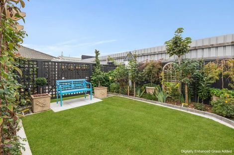 Photo of property in 6 Surrey Lane, Levin, 5510