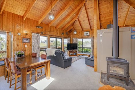 Photo of property in 2 Pohutukawa Grove, Whitianga, 3510