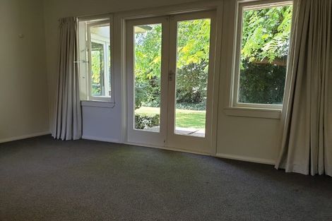 Photo of property in 96 Havelock Road, Havelock North, 4130