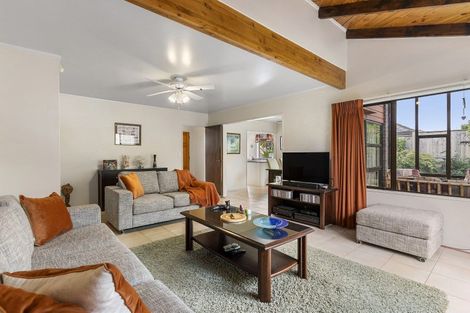 Photo of property in 77a Mirrabooka Avenue, Botany Downs, Auckland, 2010