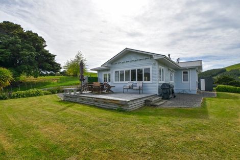 Photo of property in 180 Te Wharau Road, Admiral Hill, Masterton, 5883