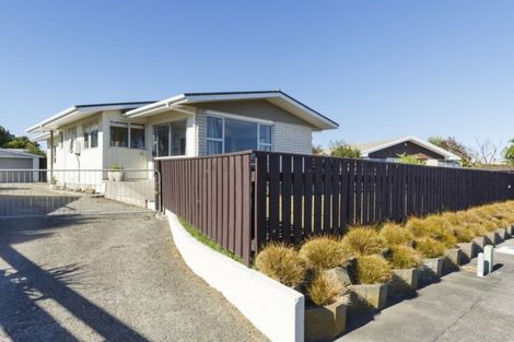 Photo of property in 16 Browning Place, Roslyn, Palmerston North, 4414