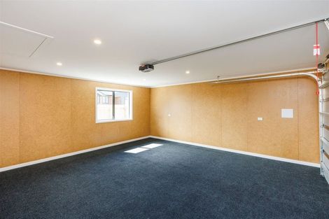 Photo of property in 18 Sardinia Grove, Fitzherbert, Palmerston North, 4410