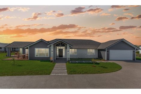 Photo of property in 33 Baxter Michael Crescent, Cambridge, 3434