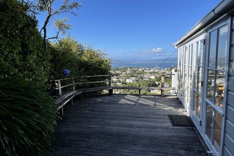 Photo of property in 82 Moana Road, Kelburn, Wellington, 6012