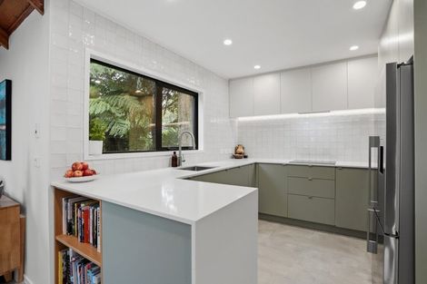 Photo of property in 189 Shaw Road, Oratia, Auckland, 0604