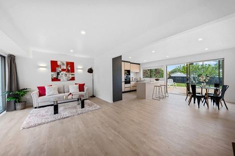 Photo of property in 121 Settlement Road, Papakura, 2110
