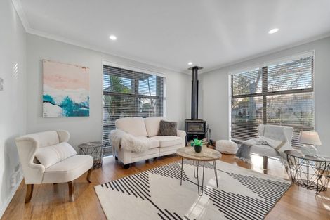 Photo of property in 75 Bruce Pulman Drive, Takanini, 2112