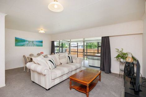 Photo of property in 22 Palliser Place, Milson, Palmerston North, 4414