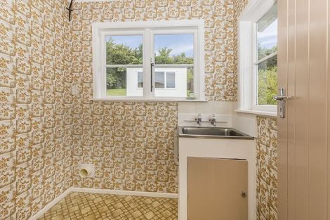 Photo of property in 57 Taylor Terrace, Tawa, Wellington, 5028