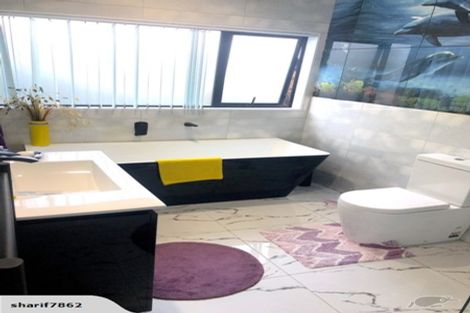 Photo of property in 14 San Casello Rise, Henderson, Auckland, 0612