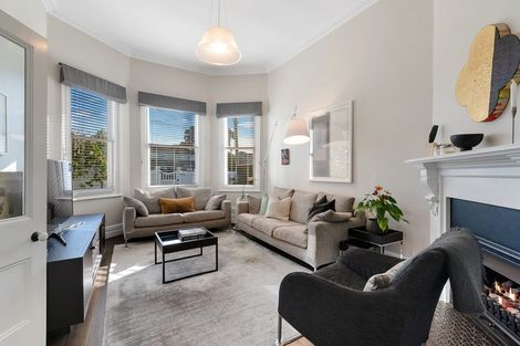 Photo of property in 2/70 Princes Street, Northcote Point, Auckland, 0627