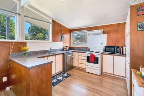 Photo of property in 11 Dellwood Avenue, Henderson, Auckland, 0612
