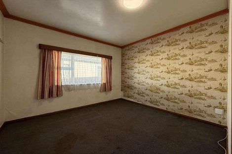 Photo of property in 8 Phillip Street, Johnsonville, Wellington, 6037