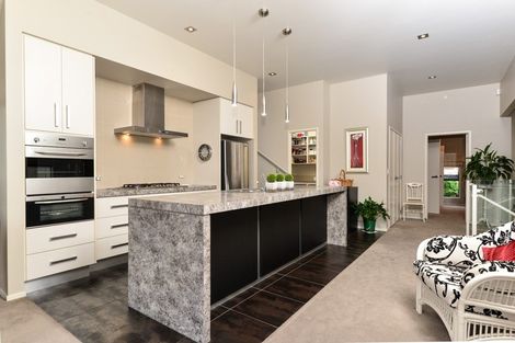 Photo of property in 8 Bishopsworth Way, Huntington, Hamilton, 3210