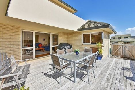 Photo of property in 22 Manara Place, The Gardens, Auckland, 2105