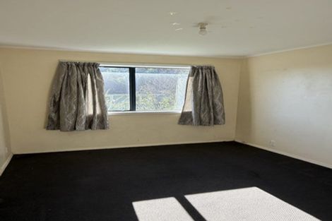 Photo of property in 10 Norfolk Grove, Cannons Creek, Porirua, 5024