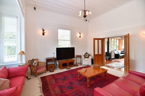 Photo of property in 33 Te Araroa Drive, Paremoremo, Auckland, 0632